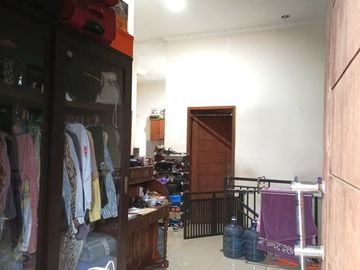 Rumah 2 Lantai Dengan Lingkungan Hidup Di Jaksel 7644