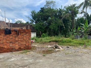 Cari Rumah Murah Harga 200jutaan Di Prambanan Dengan Konsep Klasik Ke Barat-Baratan?? Yuk Cek Disini.