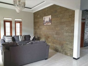 Rumah Mewah Luxury Kolam Renang di Perum Elite Colomadu Solo