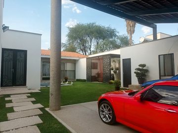 CASA C/ALBERCA EN COTO AL NORTE $8,100