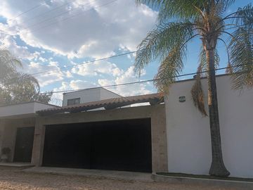 CASA C/ALBERCA EN COTO AL NORTE $8,100