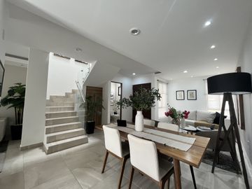 Casa en venta en privada cerrada en Zibata Queretaro
