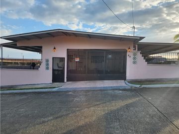 CASA COLINAS DEL ROCIO- LAS CUMBRES 3-855