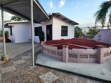 CASA COLINAS DEL ROCIO- LAS CUMBRES 3-855