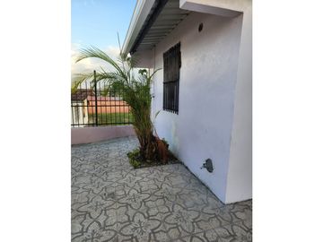 CASA COLINAS DEL ROCIO- LAS CUMBRES 3-855