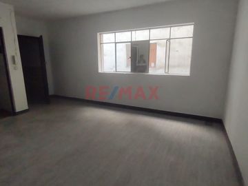 ✨ ¡Oportunidad única para vivir en el corazón de Lima! ✨

🏢 Te presentamos este acogedor departamento, una joya ubicada en Jirón Rufino Torrico 560.