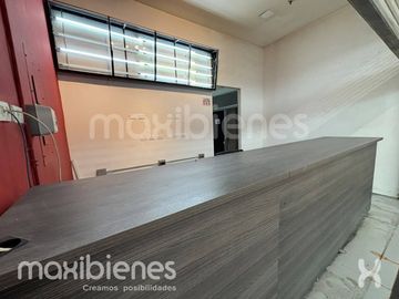 local en arriendo en loma del escobero. Cod A72388