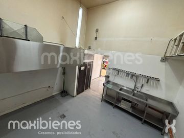 local en arriendo en loma del escobero. Cod A72388