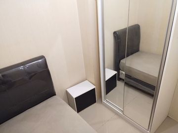 Apartemen green pramuka city bulanan full furnish wifi ready