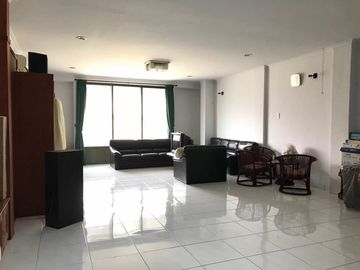 Villa Jalan Kapten Maulana Lubis (belakang Grand Palladium Mall) Medan