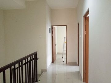 Disewakan Rumah Unfurnished 2 lt Summer Bliss Lippo Cikarang Selatan