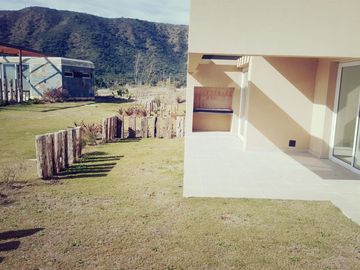 CONDOMINIO SIERRA PACIFICA. DENTRO DE COUNTRY CARLOS PAZ GOLF. AMPLIOS AMBIENTES, AMENTITIES. PRIMERA CALIDAD DE CONSTRUCCIÓN