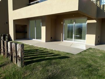 CONDOMINIO SIERRA PACIFICA. DENTRO DE COUNTRY CARLOS PAZ GOLF. AMPLIOS AMBIENTES, AMENTITIES. PRIMERA CALIDAD DE CONSTRUCCIÓN