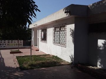 casa en venta en altamira. Cod V9015