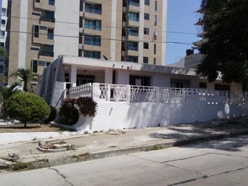 casa en venta en altamira. Cod V9015