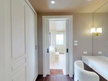 1 Bedroom Condo for sale at The Shine Condominium