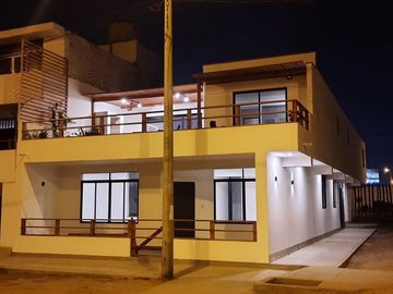 ¡Vendo Linda Casa De Playa En Playa El Silencio, Punta Hermosa En Km 40 Antigua Panamericana Sur!