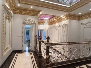Rumah Classic Modern Super Mewah Di Gayungsari