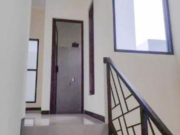 Rumah Baru 2 Lantai Luas 91 di Arumba Sukarno Hatta kota Malang