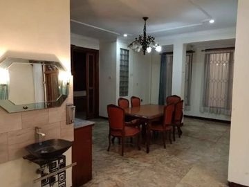 Rumah Pancoran dalam Perumahan Besar dan Mewah