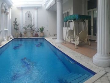 Rumah Mewah Pakuwon City, Private Pool, Jalan BOULEVARD Private Pool