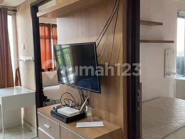 Apartemen Serpong Green BSD - 2 BR Posisi Sudut Fully Furnished Tinggal Bawa Koper