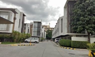 3BR Unit For Sale In QC near St. lukes, Timog, ABSCBN, Fisher Mall, Banawe, SanJuan