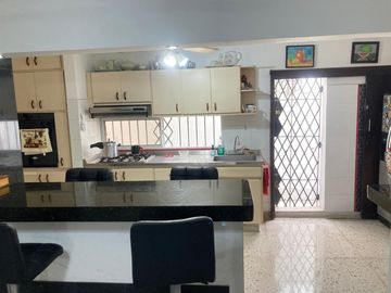 casa en venta en paraíso. Cod V105593
