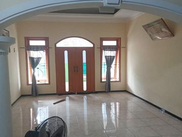 Jual Rumah di Cipondoh Dekat Tangcity Mall dan Stasiun Poris