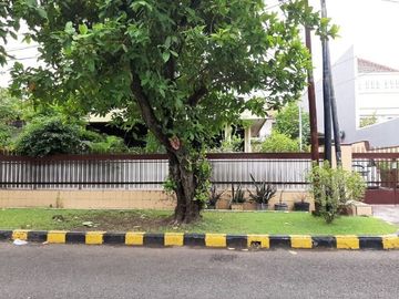 Xyiwr, RUMAH JL.SUMBAWA, Cocok buat kantor notaris / usaha