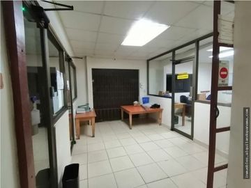 Se Vende Local Comercial 300 mts Parque Lefevre $395.000.oo