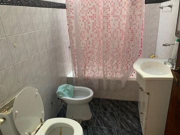 Casa 3 Ambientes A Reciclar En El Centro De Ezpeleta