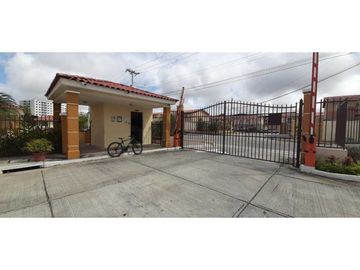 VENTA  APARTAMENTO EN LAS ACACIAS PH CANTABRIA V