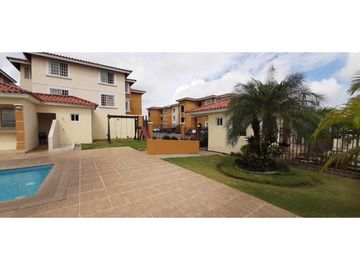 VENTA  APARTAMENTO EN LAS ACACIAS PH CANTABRIA V