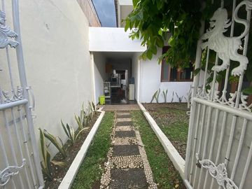 For Rent Beautiful Garden House at Kemang