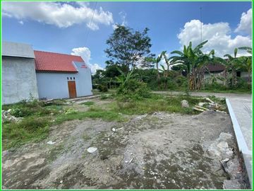Siap Bangun Konsep Modern Apik Luasan 180 m2 di Prambanan