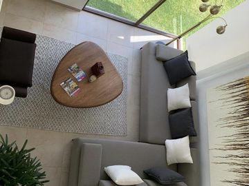Villa en Paraíso Country Club con amplio terreno