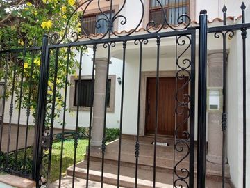 CASA EN VENTA EN CANCUN CENTRO