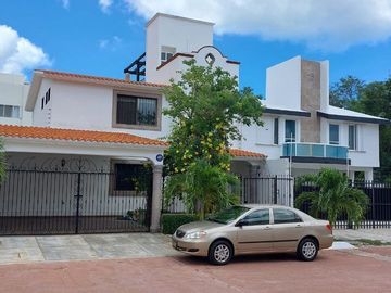 CASA EN VENTA EN CANCUN CENTRO