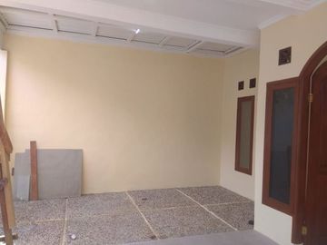Rumah second luas baru renovasi di Bintang metropole dekat Sumareccon Bekasi