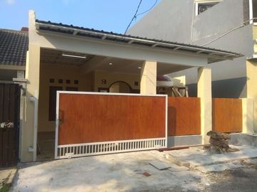 Rumah second luas baru renovasi di Bintang metropole dekat Sumareccon Bekasi