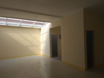 Rumah second luas baru renovasi di Bintang metropole dekat Sumareccon Bekasi
