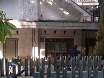 Butuh Segera Untuk Bagi2 Warisan, Dijual Rumah Tua Hitung Tanah Saja Di Sayap Padjajaran Bandung | ASAPASARIBU