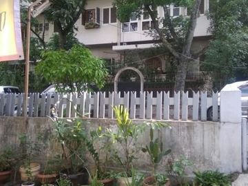 Butuh Segera Untuk Bagi2 Warisan, Dijual Rumah Tua Hitung Tanah Saja Di Sayap Padjajaran Bandung | ASAPASARIBU