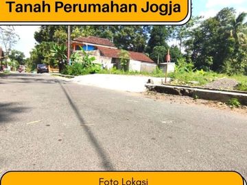 Luas 140, Tanah Tepi Jalan Aspal dekat Kampus UII Jogja