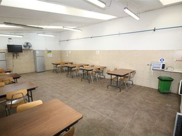 Oficina con bodegas en recinto logístico del sector de Macul