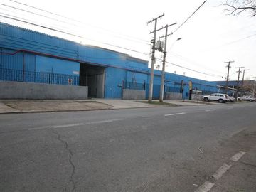 Oficina con bodegas en recinto logístico del sector de Macul