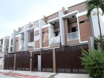 PH992 Townhouse for Sale in Fairview at 6.8M