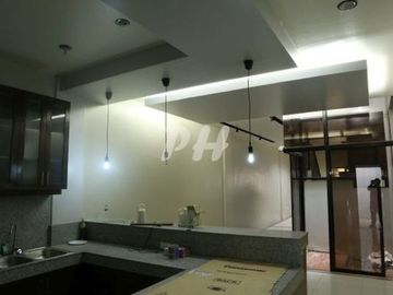 PH992 Townhouse for Sale in Fairview at 6.8M