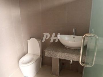 PH992 Townhouse for Sale in Fairview at 6.8M